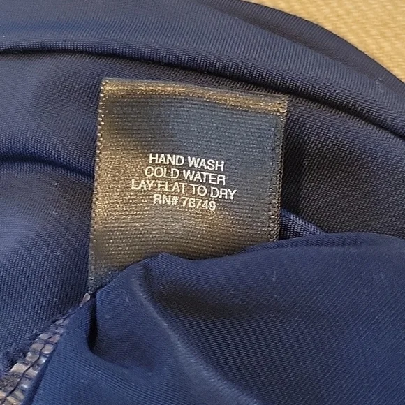 Arden B. Dark Blue Sleeveless Top - Form Fitting, Size M - Picture 7 of 7